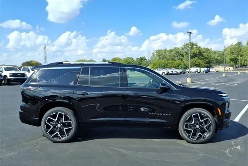 2026 Chevrolet Traverse High Country photo 1