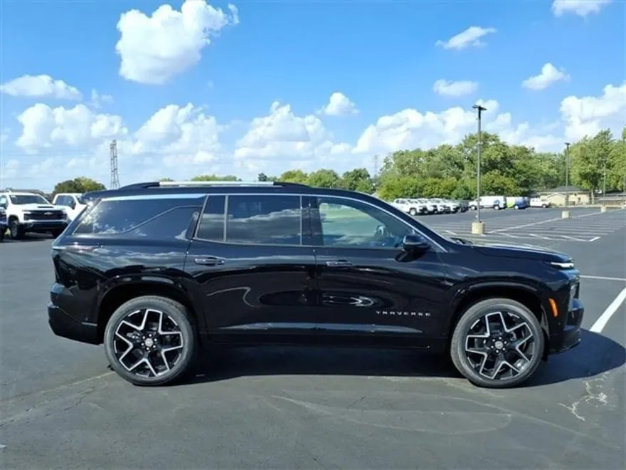 2026 Chevrolet Traverse High Country photo 1