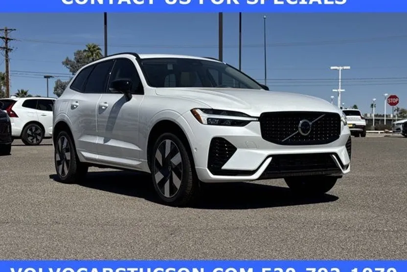 2025 Volvo XC60 Hybrid T8 Plus photo 1