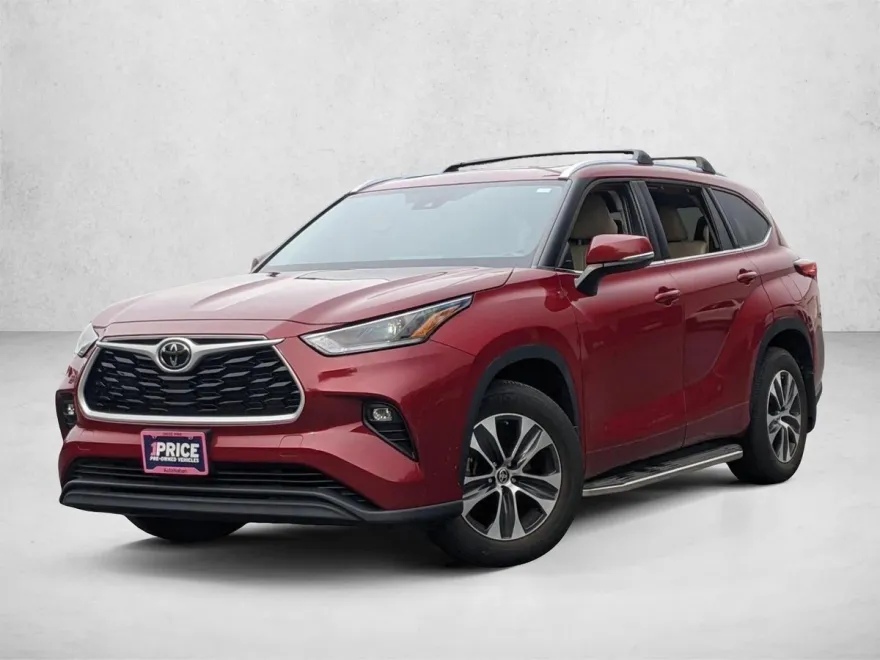 2021 Toyota Highlander XLE photo 1