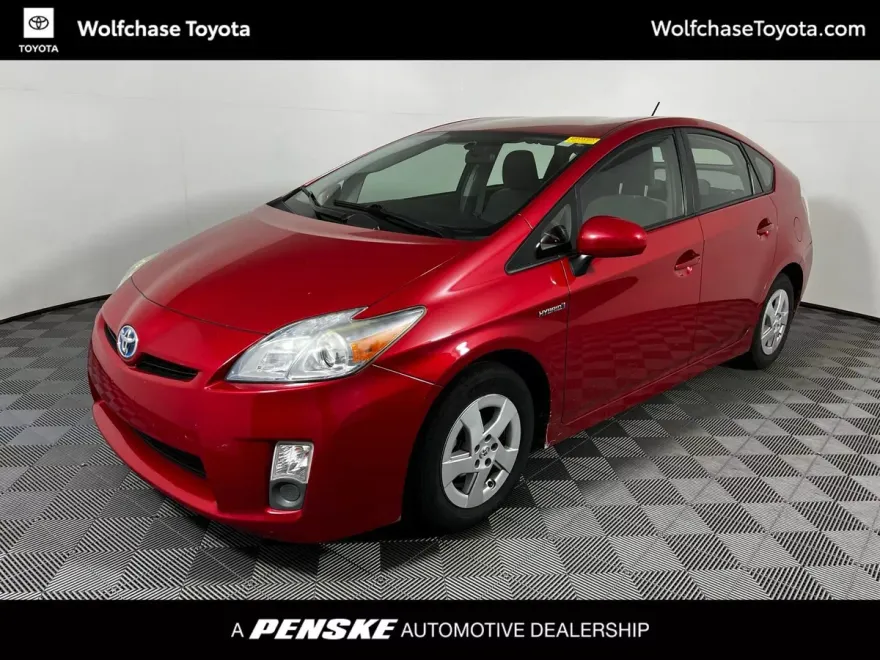 2011 Toyota Prius Three photo 1