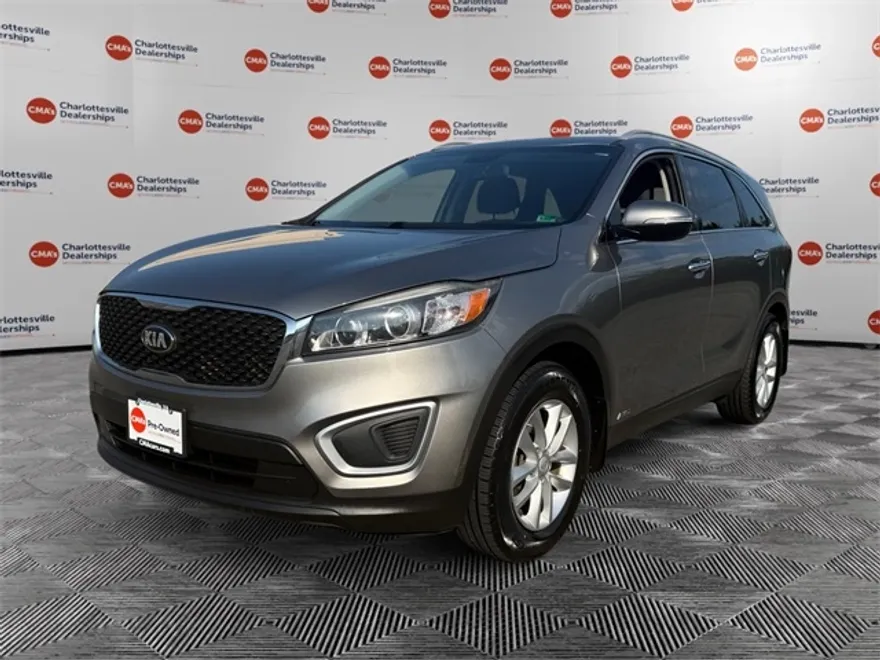 2017 Kia Sorento LX photo 1