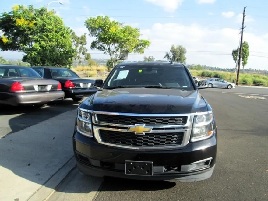 2016 Chevrolet Suburban photo 1
