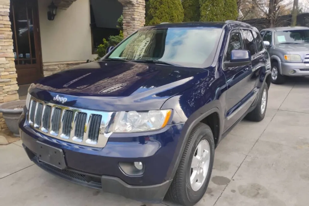 2013 Jeep Grand Cherokee Laredo photo 1