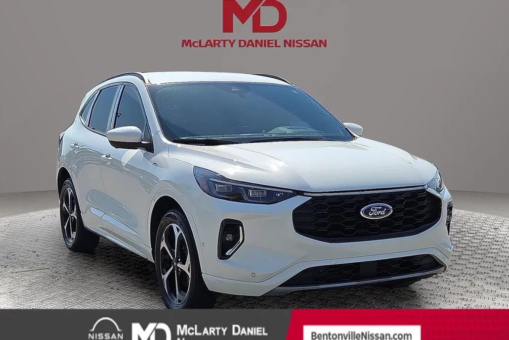 2023 Ford Escape ST-Line Elite photo 1