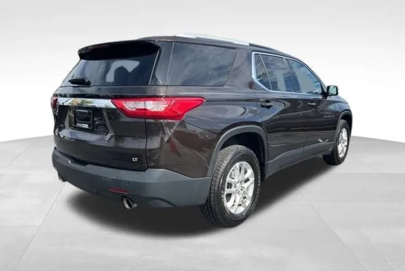 2018 Chevrolet Traverse Cloth 1LT photo 1