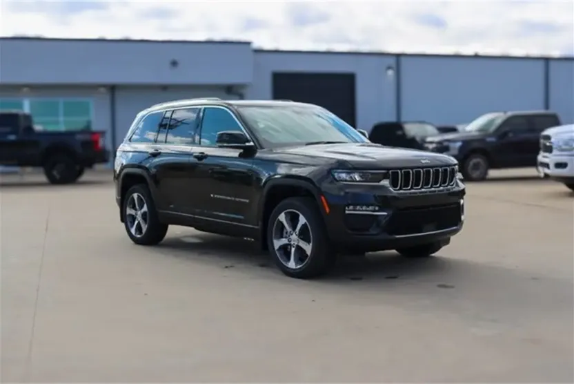 2024 Jeep Grand Cherokee 4xe photo 1