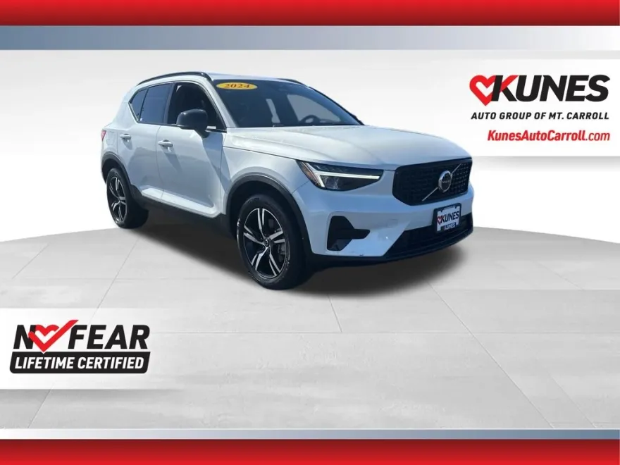 2024 Volvo XC40 Core photo 1