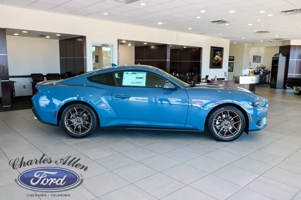 2025 Ford Mustang EcoBoost Premium photo 1