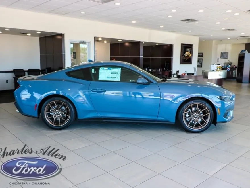 2025 Ford Mustang EcoBoost Premium photo 1