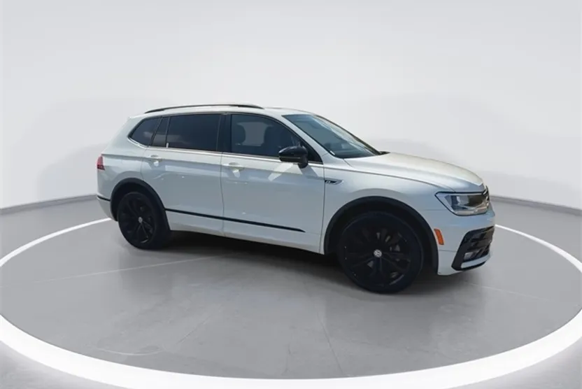 2021 Volkswagen Tiguan SE photo 1