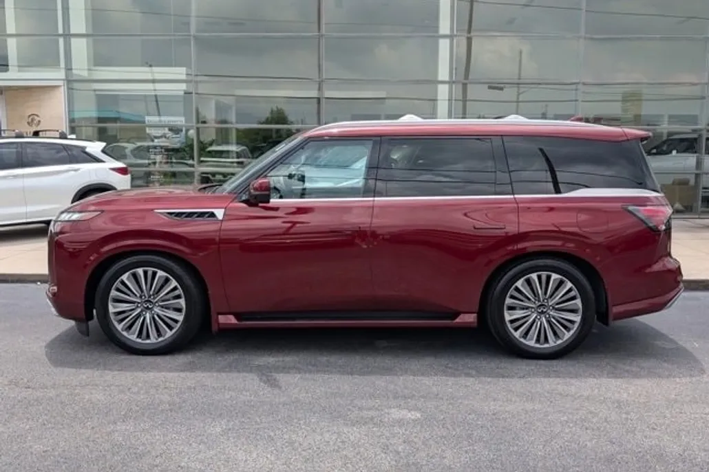 2025 Infiniti QX80 Luxe photo 1