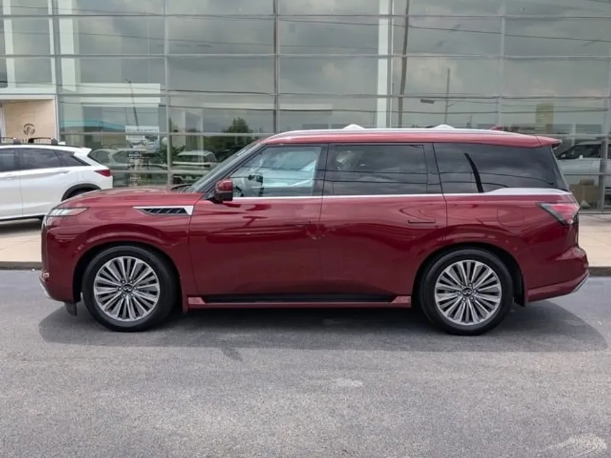 2025 Infiniti QX80 Luxe photo 1