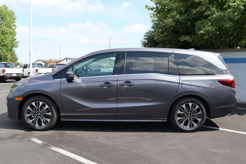 2026 Honda Odyssey Elite photo 1