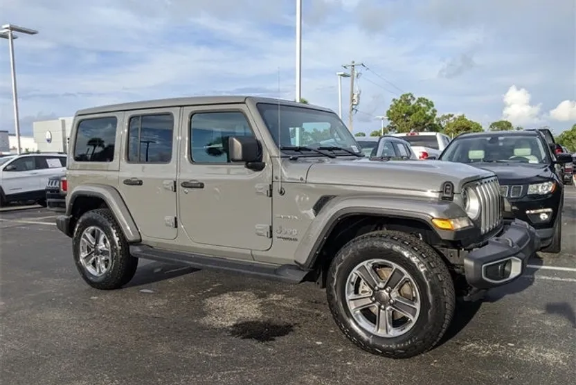 2022 Jeep Wrangler Unlimited Sahara photo 1