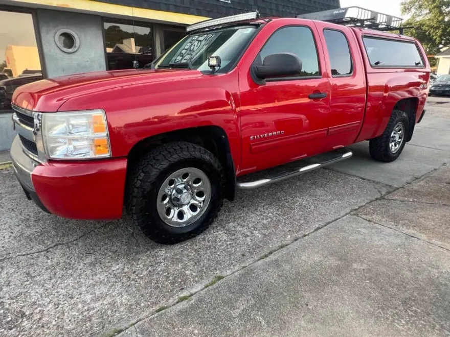 2011 Chevrolet Silverado 1500 LS photo 1