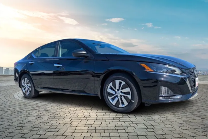 2025 Nissan Altima S photo 1