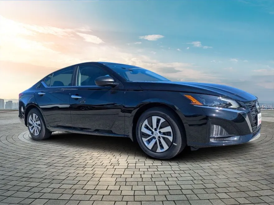 2025 Nissan Altima S photo 1