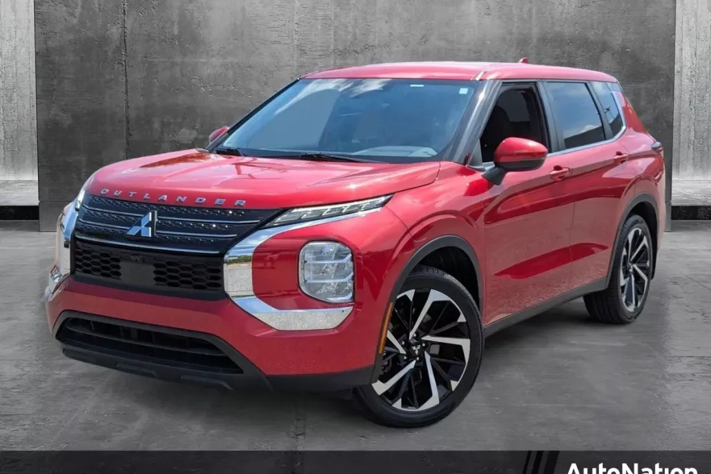 2022 Mitsubishi Outlander ES photo 1