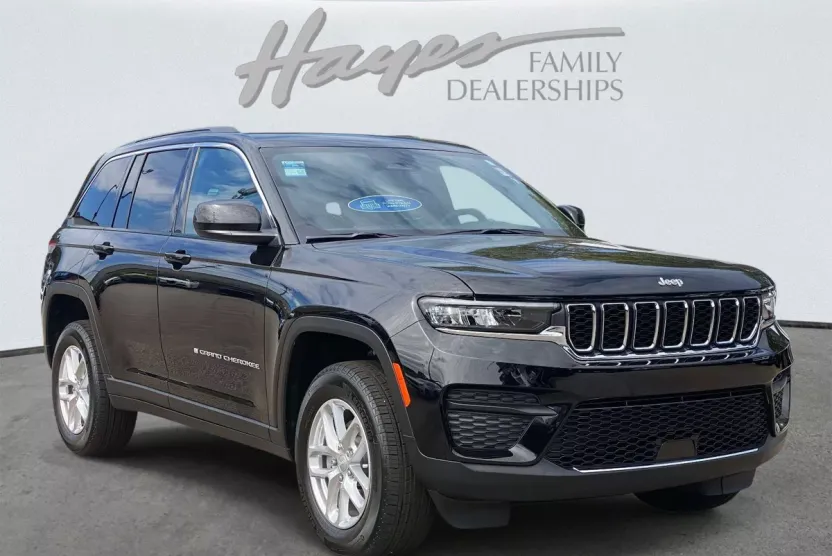 2025 Jeep Grand Cherokee Laredo photo 1