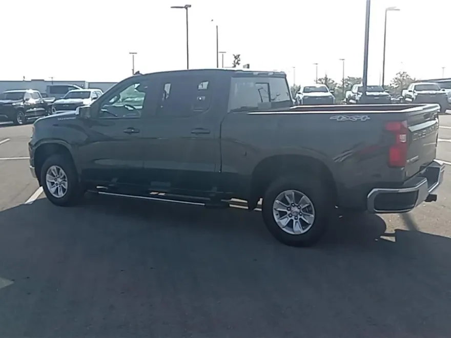 2026 Chevrolet Silverado 1500 LT photo 1