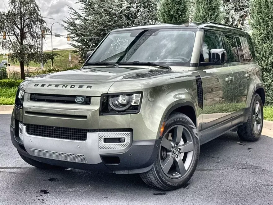 2025 Land Rover Defender 110 S photo 1