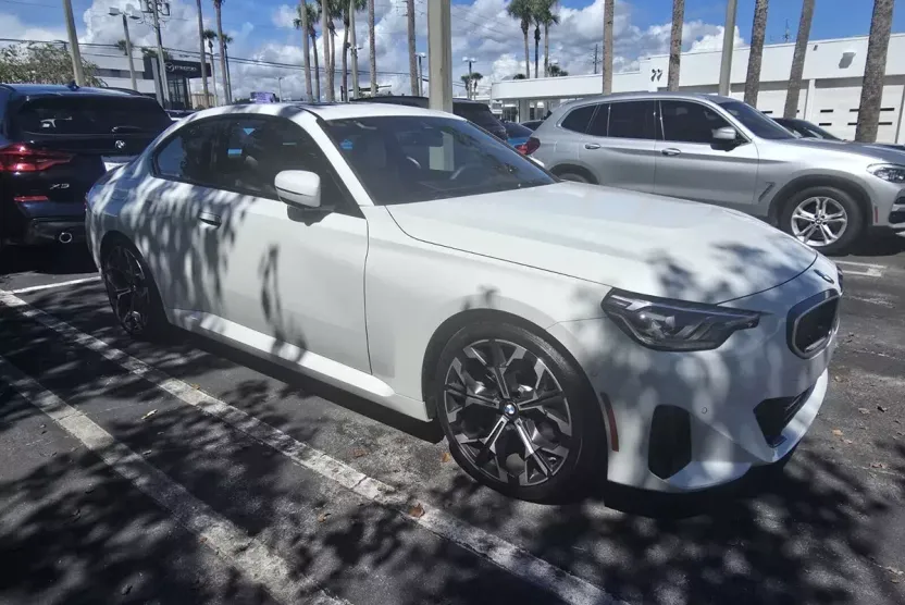 2025 Bmw 230i photo 1