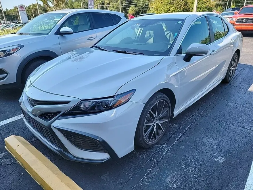 2024 Toyota Camry SE photo 1