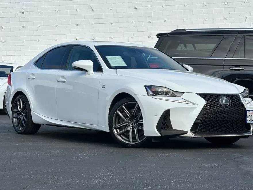 2019 Lexus IS 300 photo 1