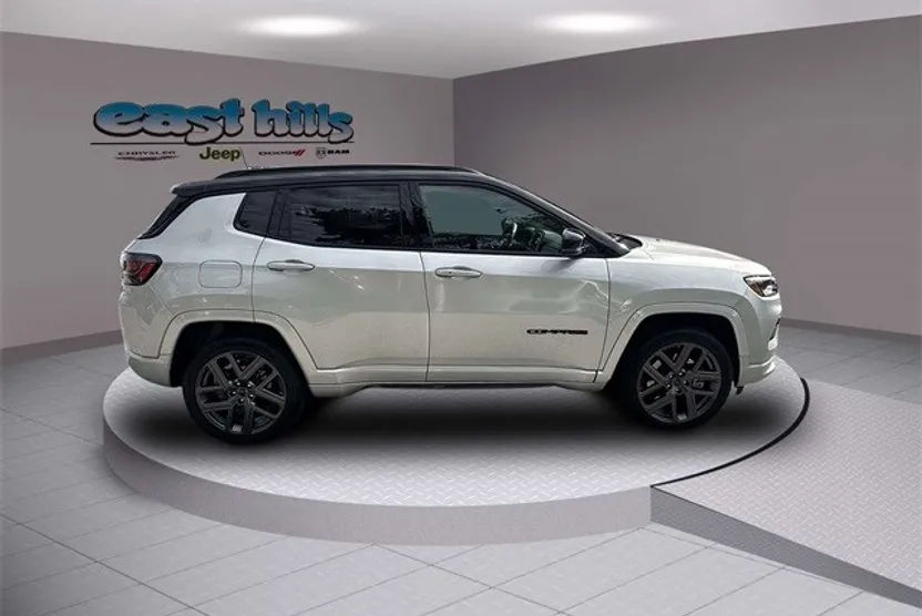 2025 Jeep Compass Limited photo 1