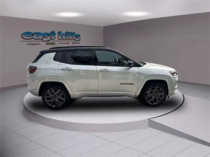 2025 Jeep Compass Limited photo 1