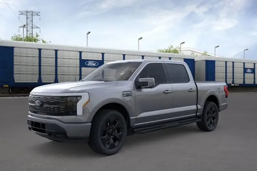 2025 Ford F-150 Lightning Platinum photo 1