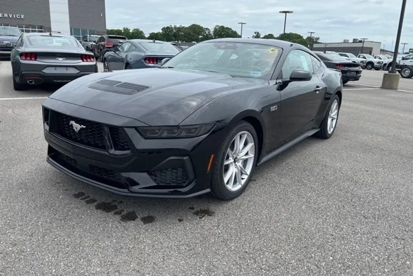 2025 Ford Mustang GT Premium photo 1