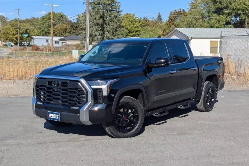 2023 Toyota Tundra Limited CrewMax photo 1