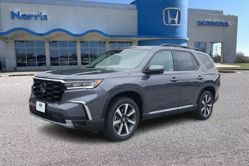 2025 Honda Pilot Touring photo 1