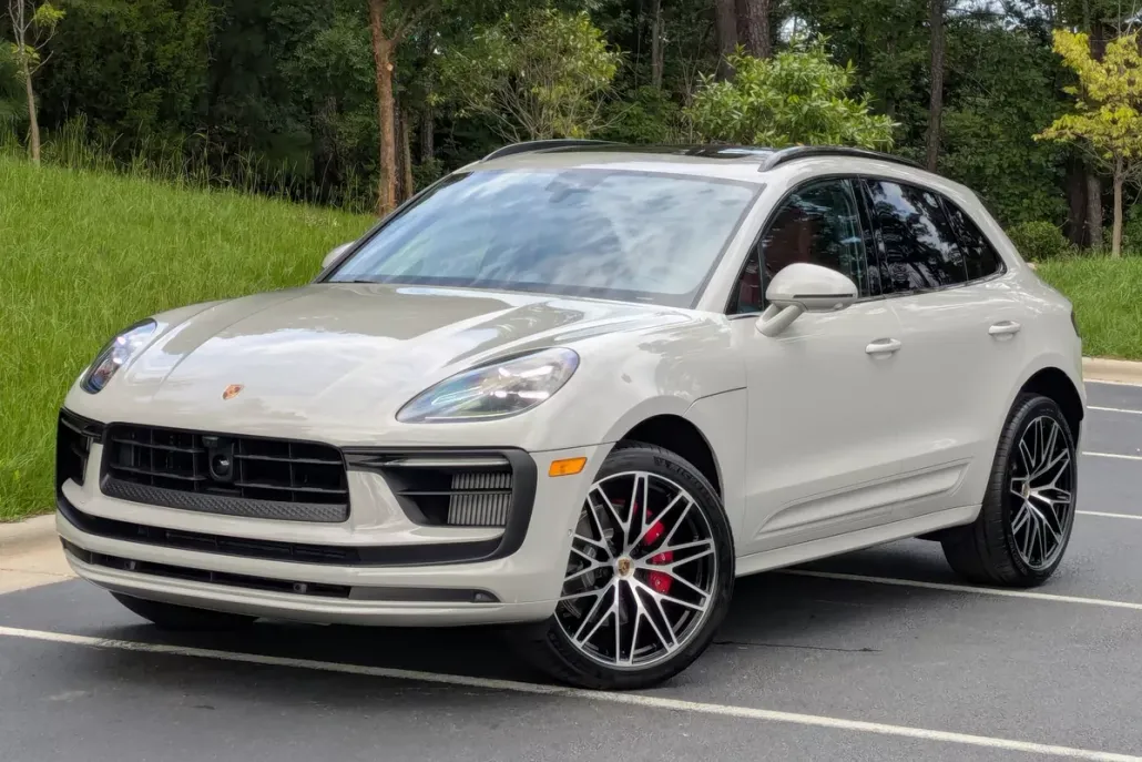 2025 Porsche Macan S photo 1