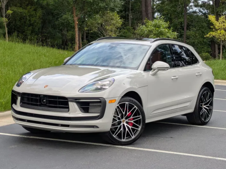 2025 Porsche Macan S photo 1
