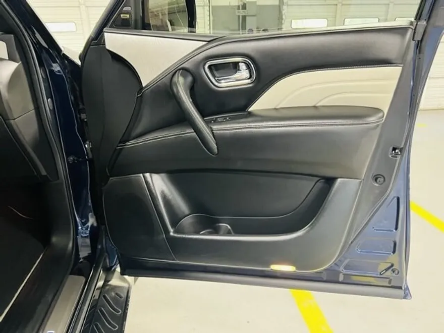 2019 Infiniti QX80 Limited photo 1