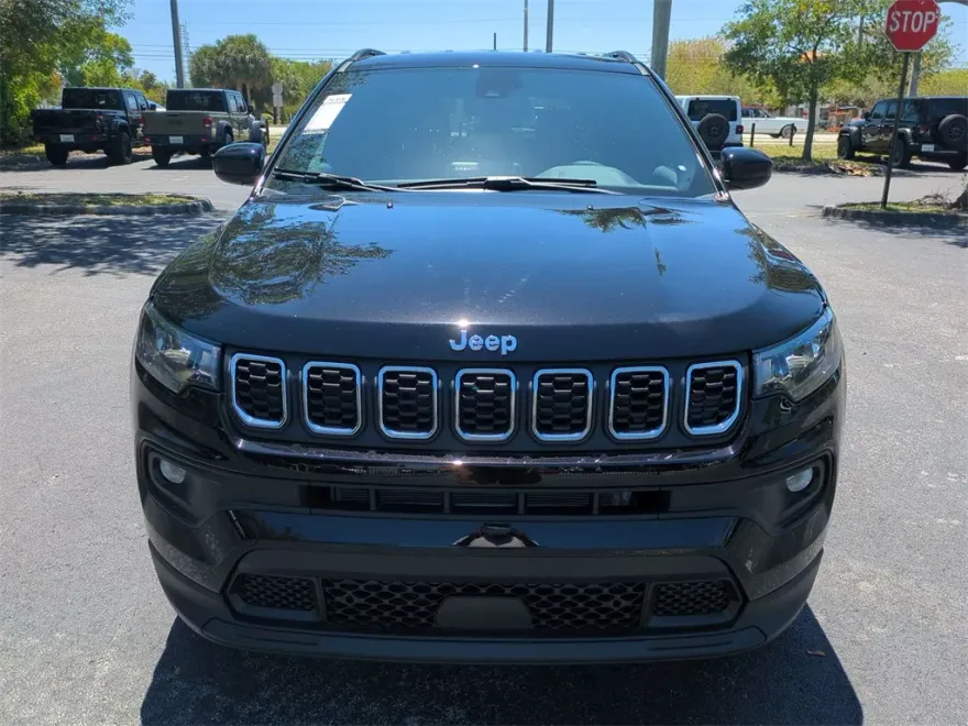 2025 Jeep Compass Latitude photo 1