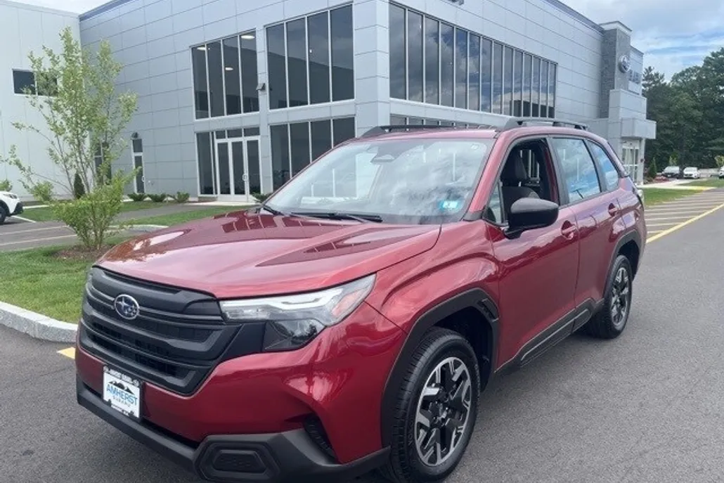 2025 Subaru Forester Base photo 1
