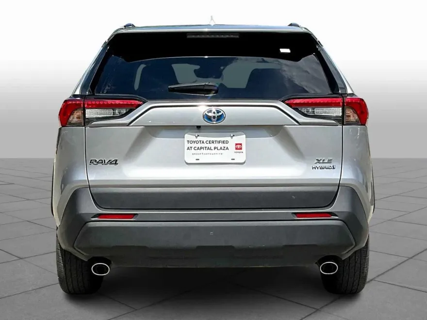 2022 Toyota RAV4 Hybrid XLE photo 1