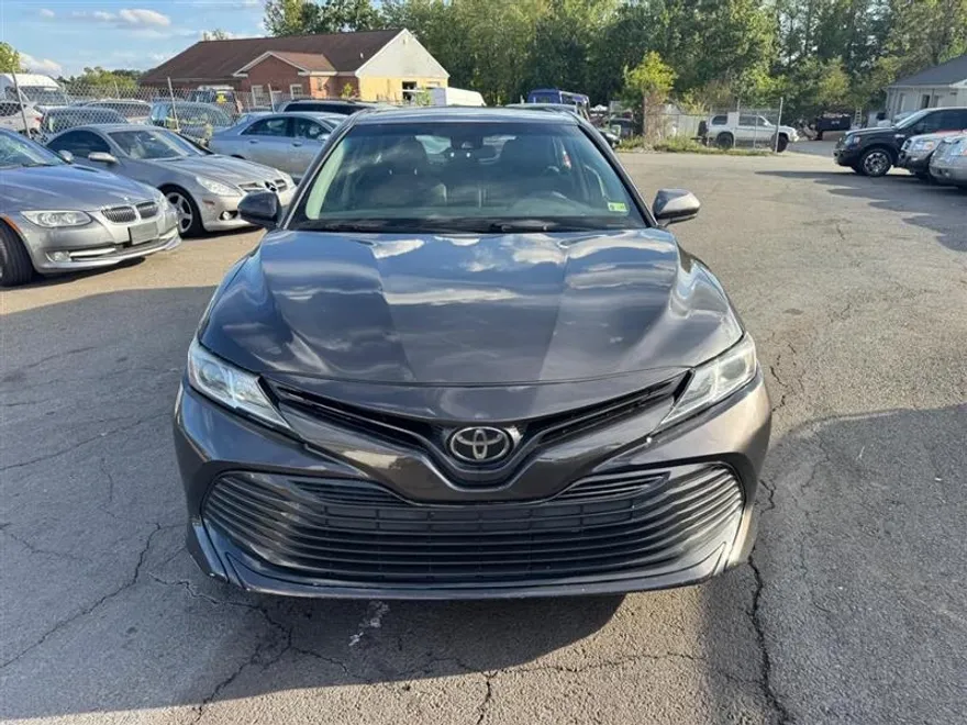 2019 Toyota Camry LE photo 1