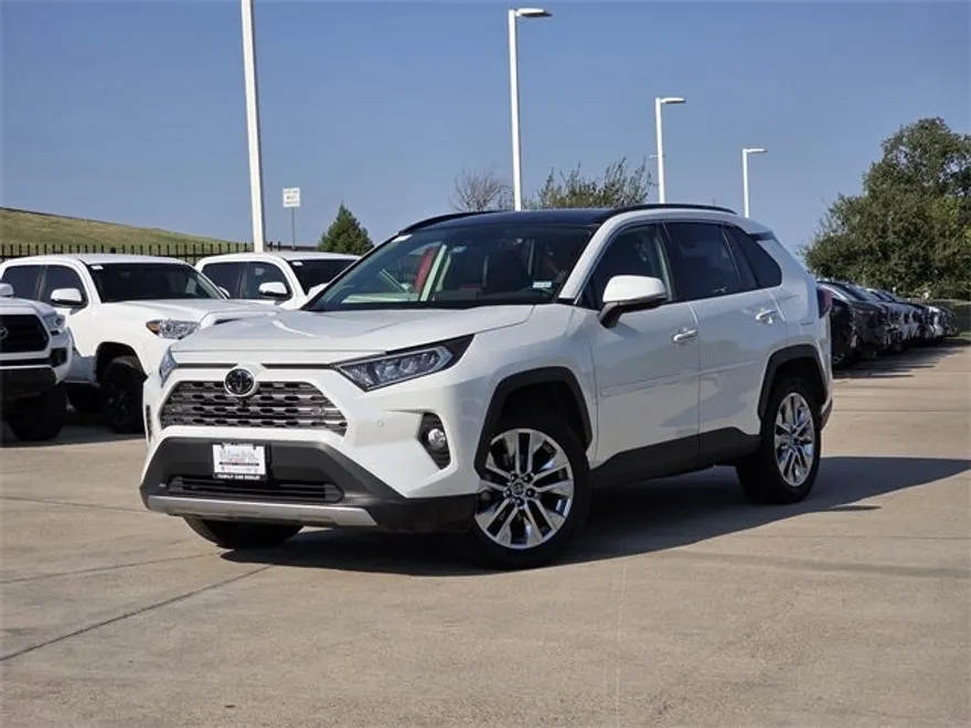 2019 Toyota RAV4 Limited photo 1
