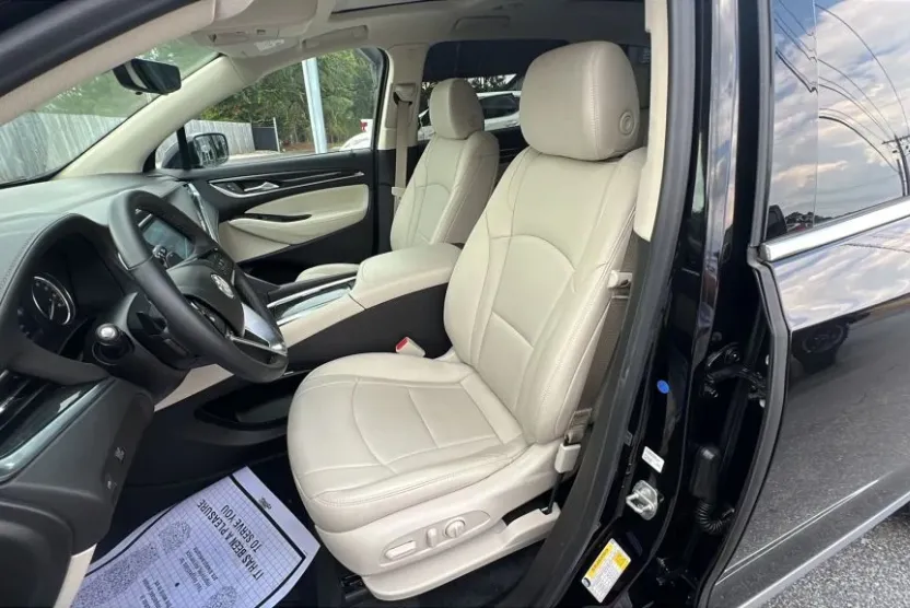2022 Buick Enclave Essence Sport photo 1