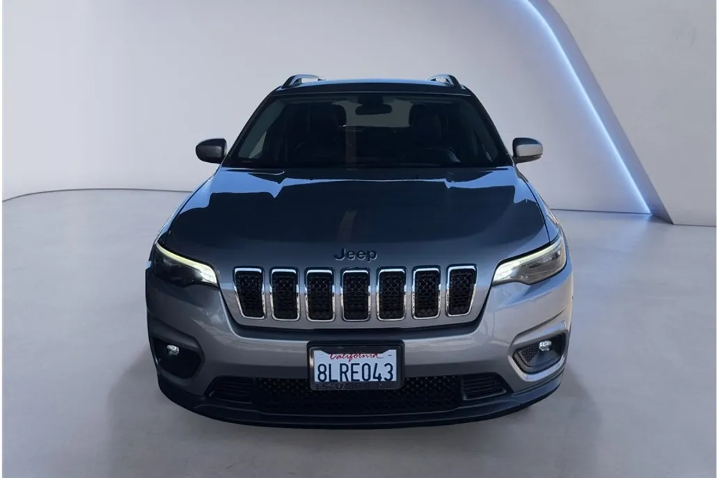 2019 Jeep Cherokee Latitude photo 1