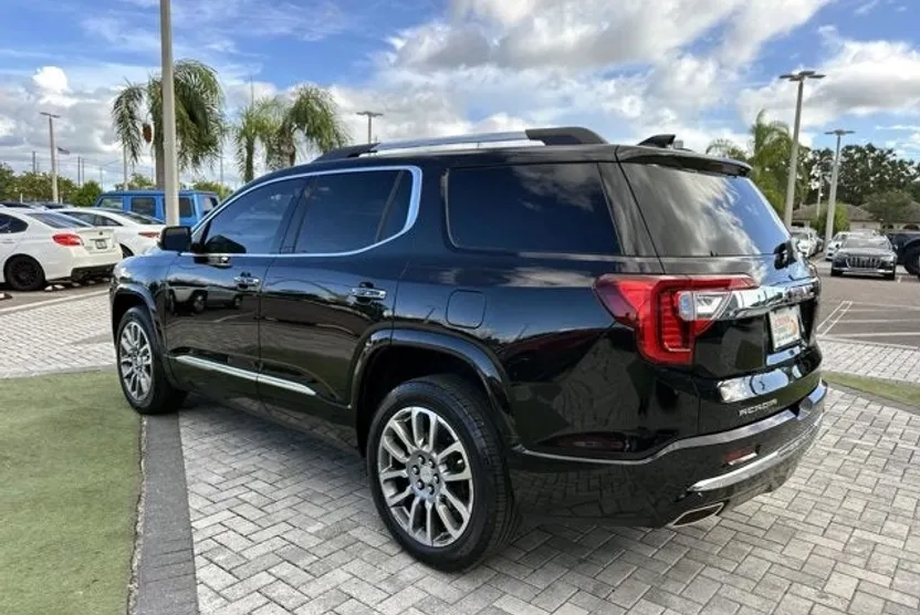 2023 Gmc Acadia Denali photo 1