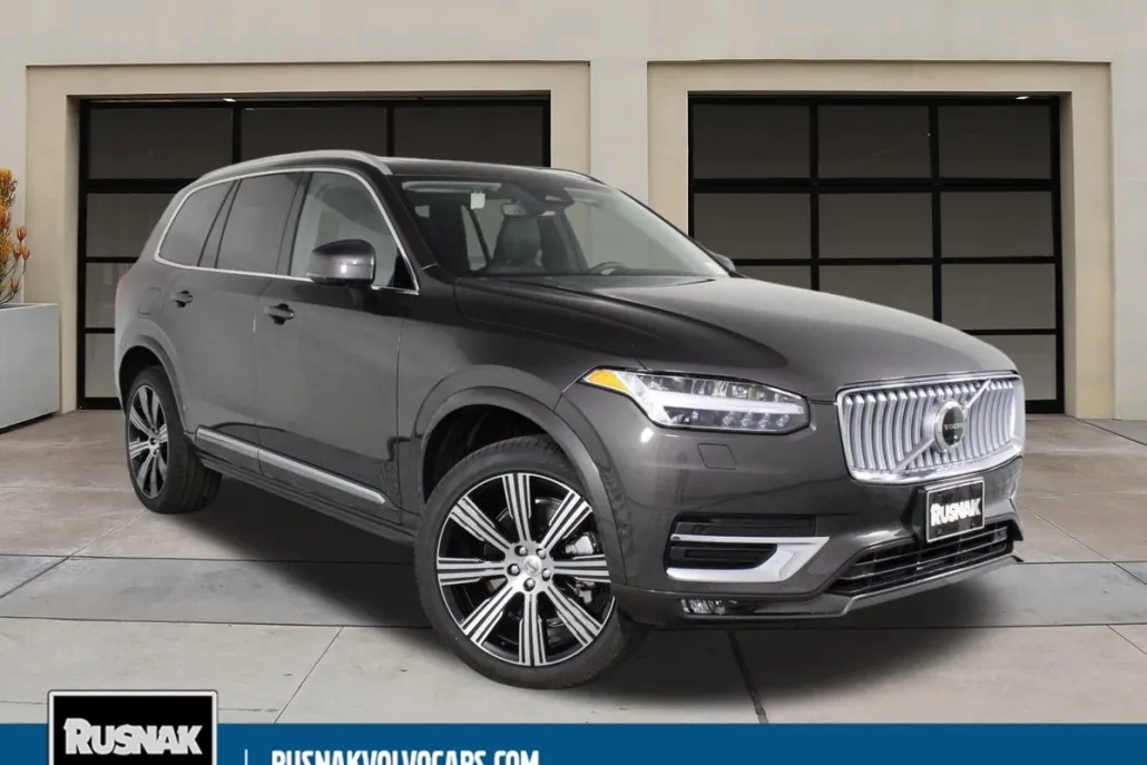 2025 Volvo XC90 photo 1