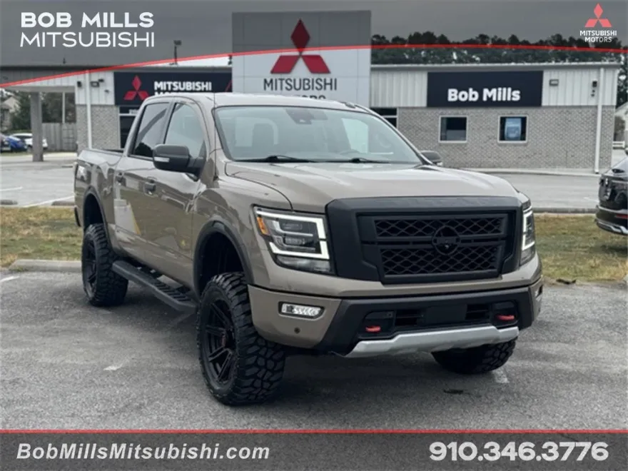 2021 Nissan Titan PRO-4X photo 1