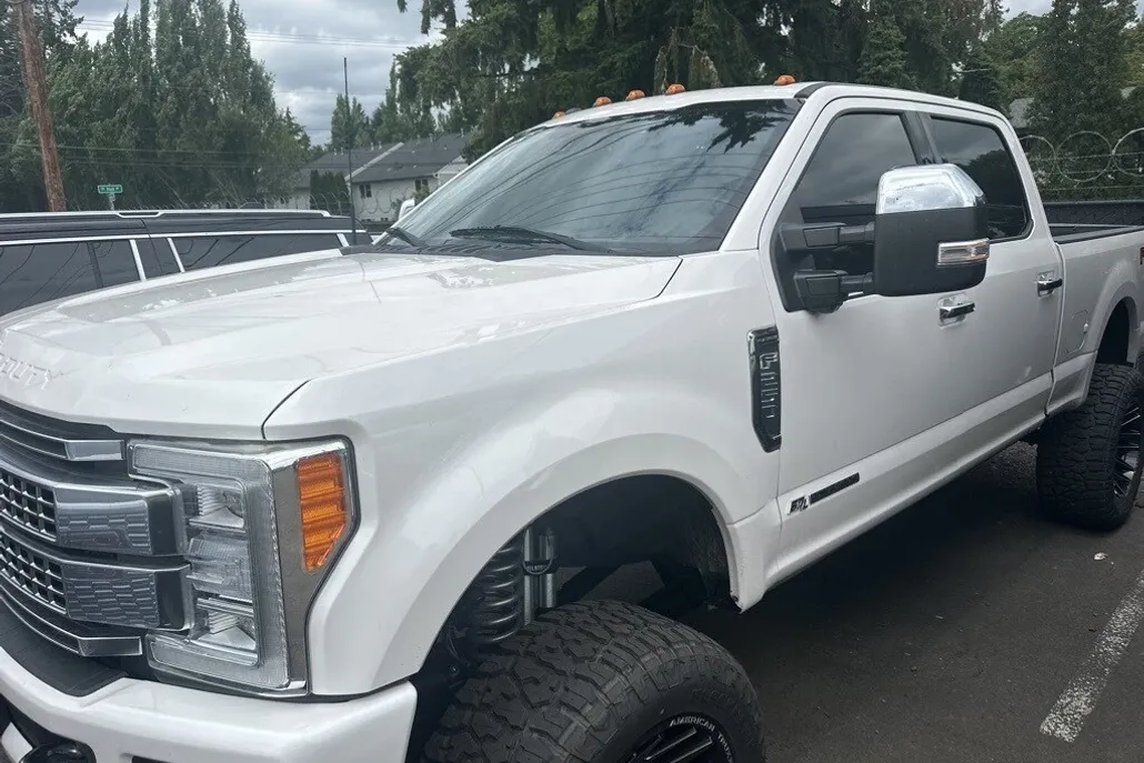 2017 Ford F-250 Platinum photo 1