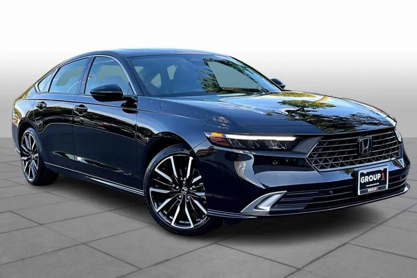 2024 Honda Accord Hybrid Touring photo 1